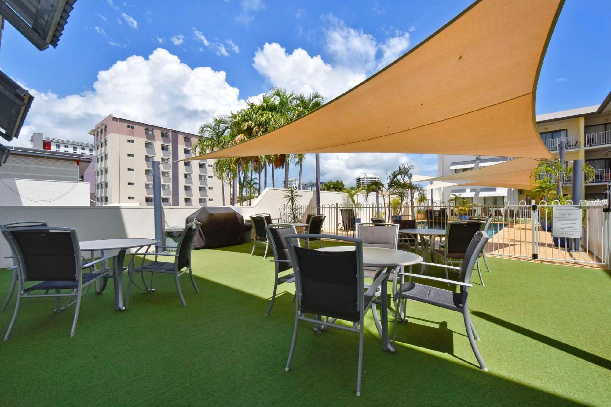 Metro Advance Apartments & Hotel Darwin Exteriör bild